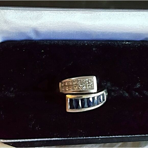 THIS RING IS ONLINE RIGHT NOW FOR $1999 GENUINE SAPPHIRE & DIAMOND BAND - Picture 2 of 8